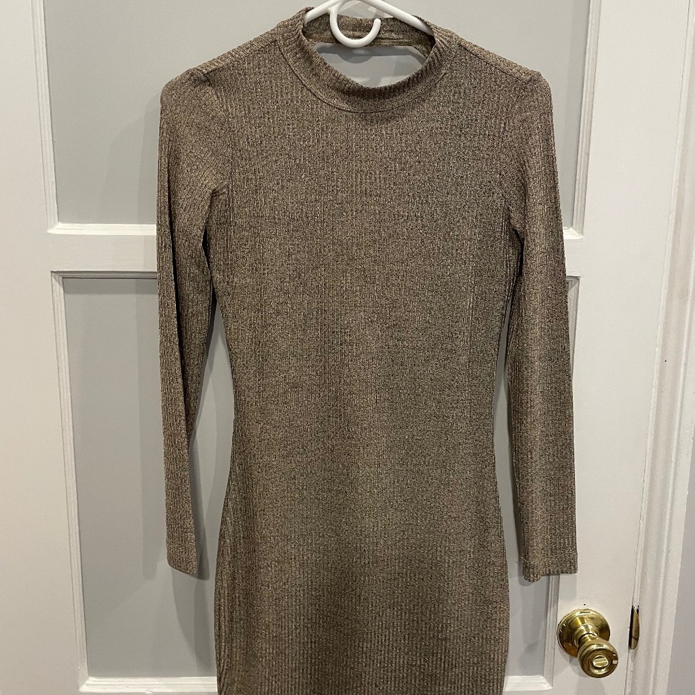 Silver long sleeve backless dress